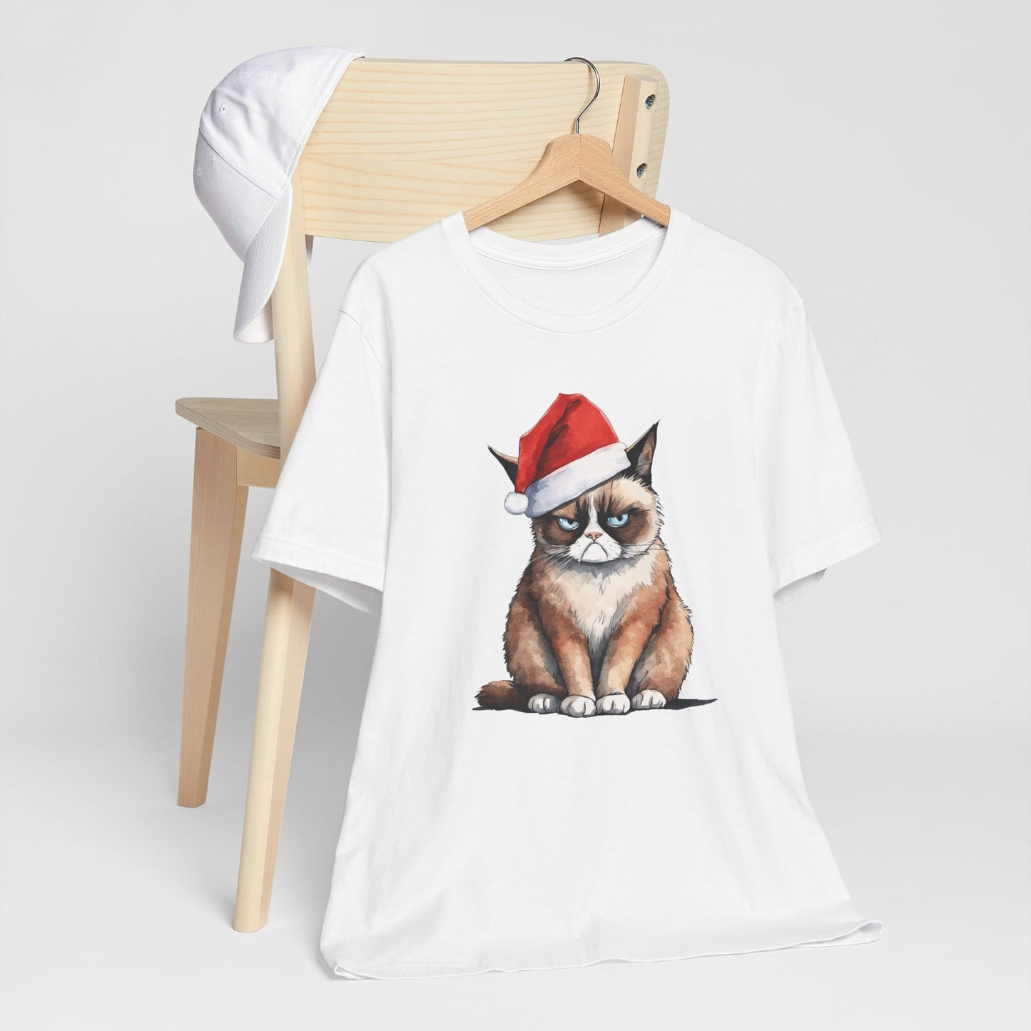 Grumpy Cat Wearing Santa Hat Funny Christmas Unisex T-Shirt