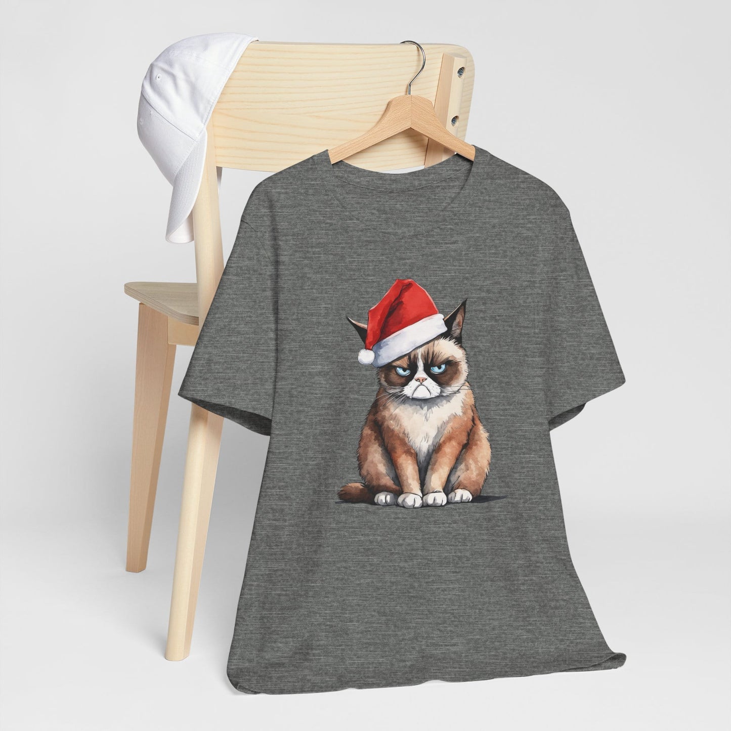 Grumpy Cat Wearing Santa Hat Funny Christmas Unisex T-Shirt
