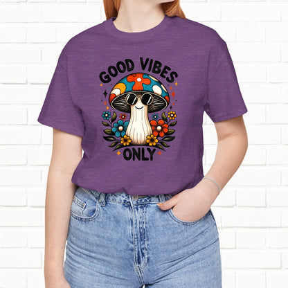 Good Vibes Only Groovy Mushroom Wearing Sunglasses Unisex T-Shirt