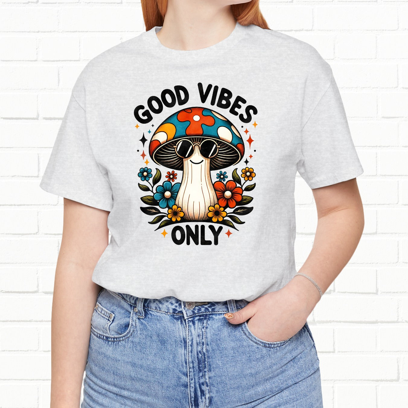Good Vibes Only Groovy Mushroom Wearing Sunglasses Unisex T-Shirt