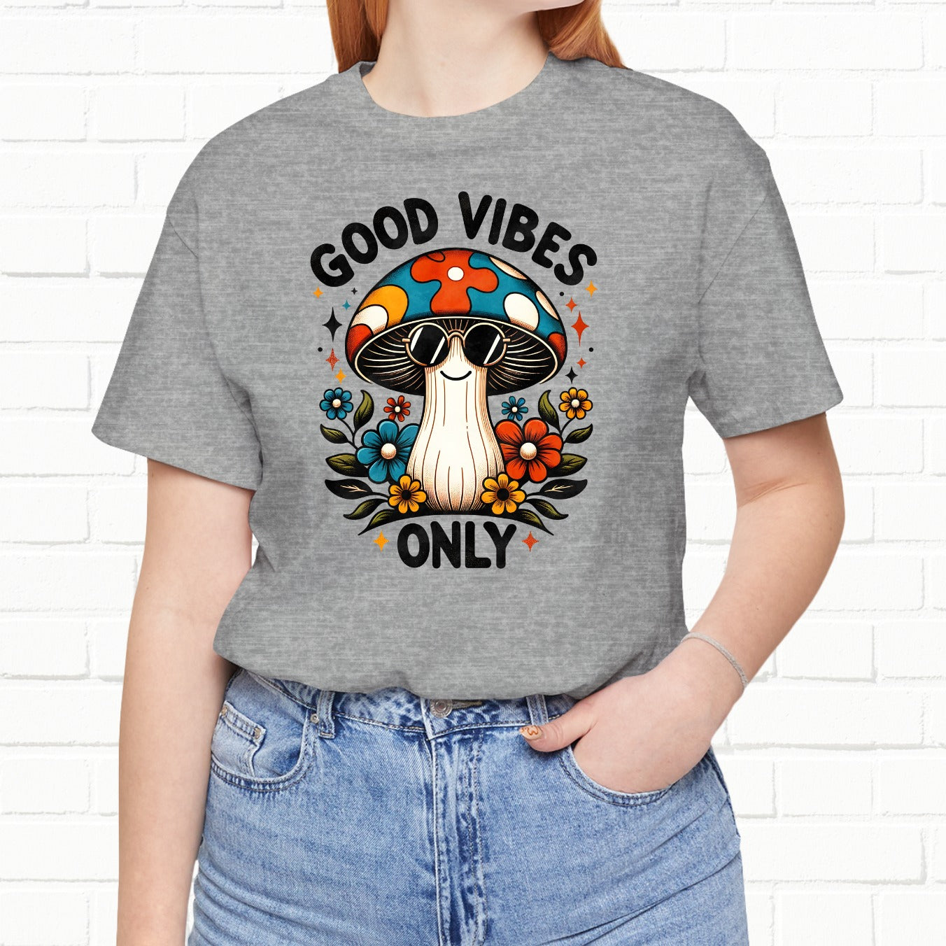 Good Vibes Only Groovy Mushroom Wearing Sunglasses Unisex T-Shirt
