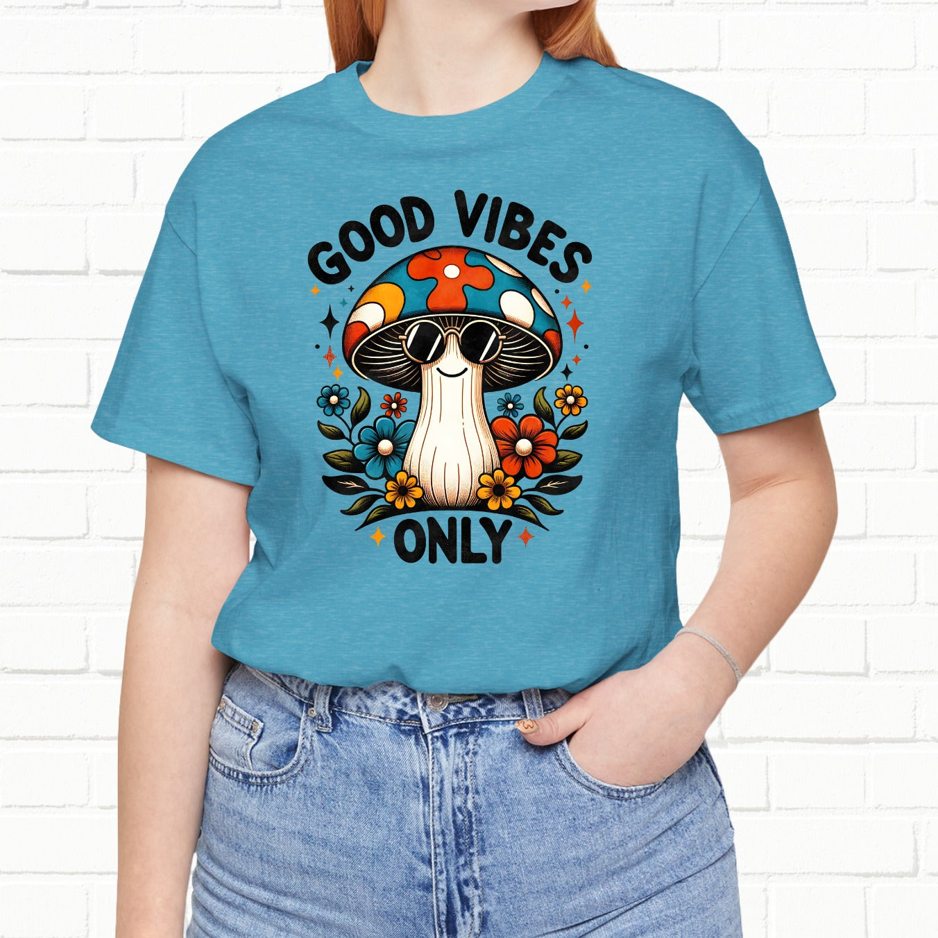 Good Vibes Only Groovy Mushroom Wearing Sunglasses Unisex T-Shirt